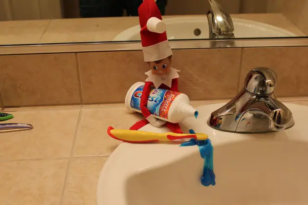 Fun idea for little kids with Elf on the Shelf.  Lots of ideas for tonight on this page