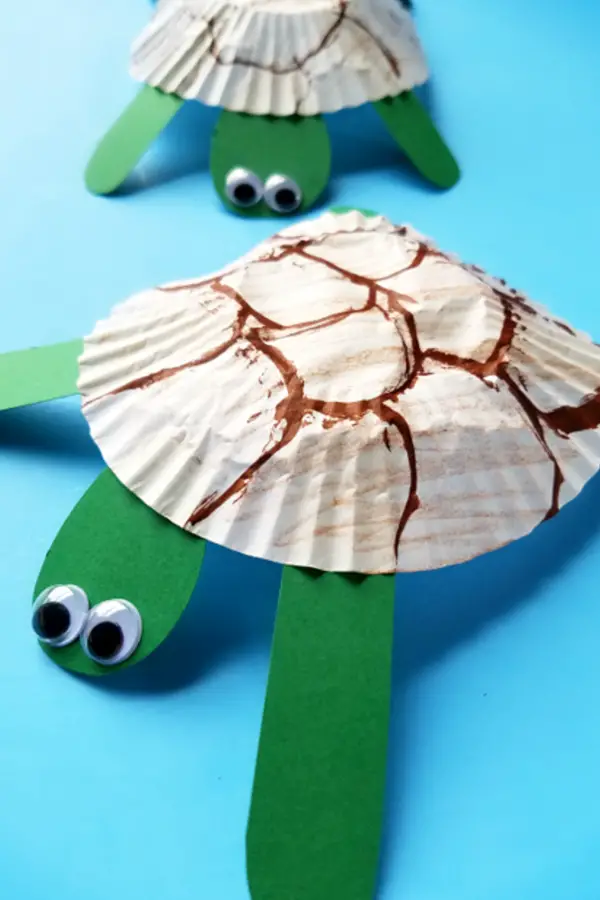 DIY Summer Crafts for Kids - See more summer crafts and activities on this page