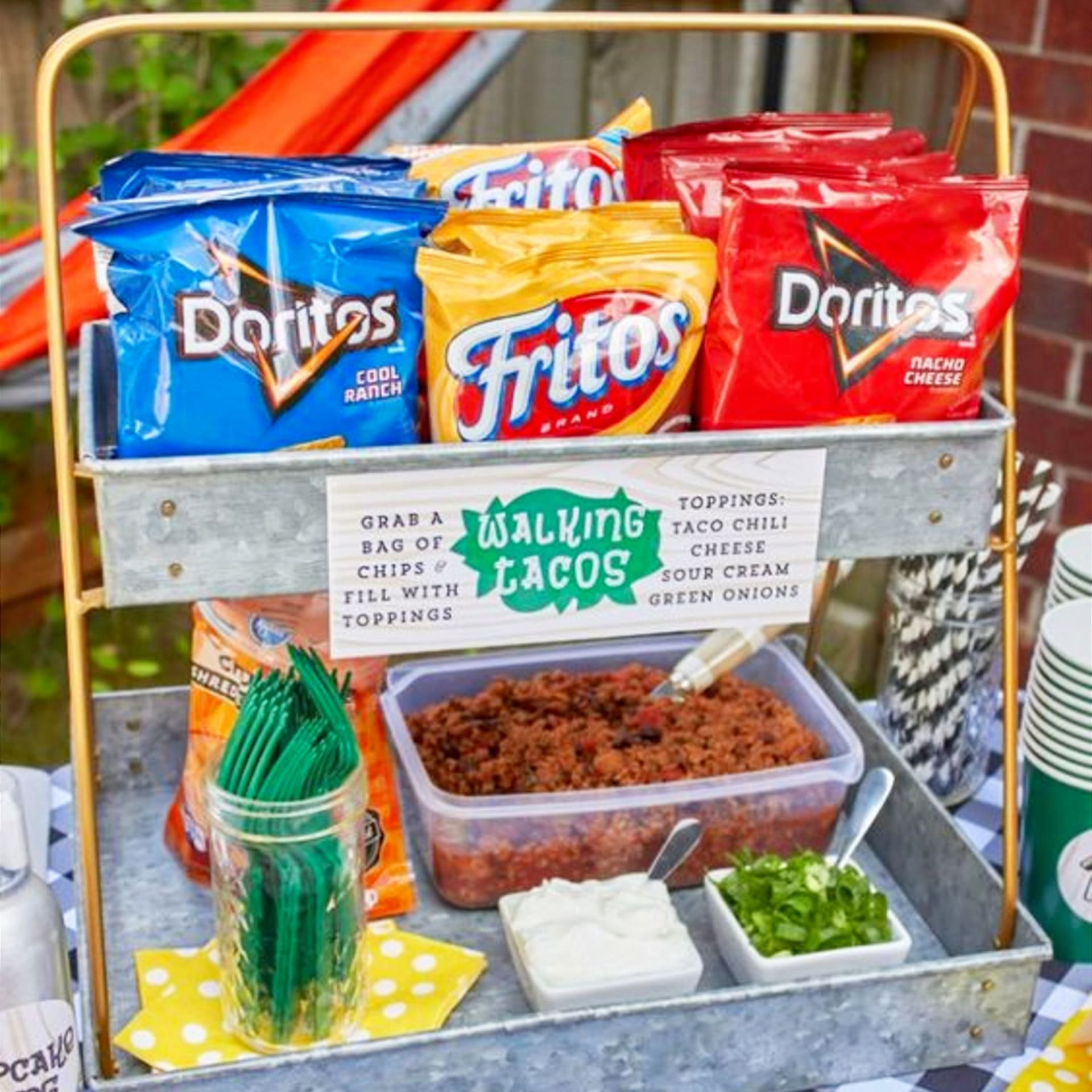 Easy party food ideas for a crowd - BBQ cookout, backyard party, block party or ANY party where you need to please a crowd