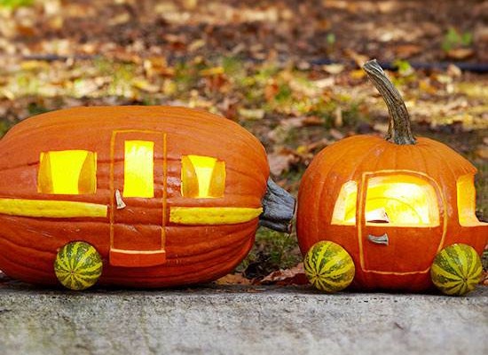 Unique and super creative pumpkin carving idea!