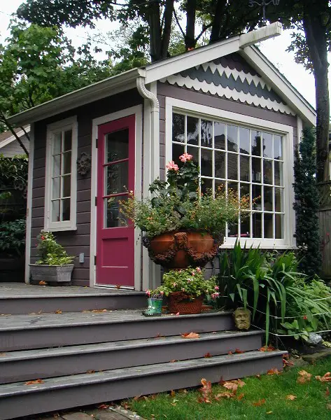 Backyard shedquarters home office cottage shed - LOVE the idea of a shedqaurter office in my backyard!  Lots more shedquarters pictures on this page.