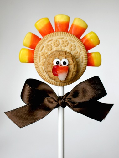 No Bake Thanksgiving cookie idea - Thanksgiving Turkey Cookie Pops (kids LOVE these)