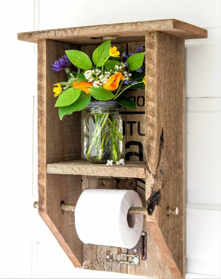 Rustic Country Chic Bathroom Decor Ideas with A Primitive Outhouse Vibe