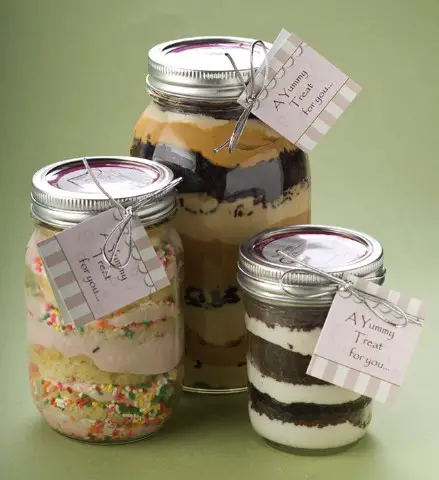 Cake in a Jar Recipes - how to make cake in a jar - Mini, Medium & Large Mason Jar Cupcakes Ideas