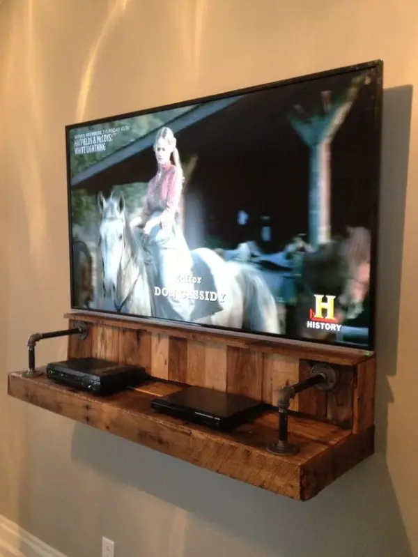 {DIY} Pallet Wood Floating TV Shelf Idea That Hides Your Wires