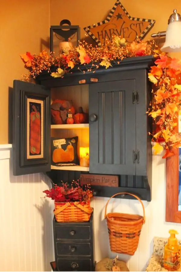 Fall bathroom decor ideas - DIY Autumn and Fall bathroom decorating ideas on a budget (even Dollar Tree ideas for decorating your bathroom) - fall shower curtains, color palettes and more for your powder room, half bath, guest bathroom or ANY bathroom