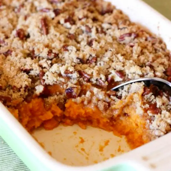 easy Thanksgiving side dishes – make ahead recipes, vegetable side dishes, casserole recipes, side dishes you can make in your slow cooker, traditional side dish ideas, and some healthy Thanksgiving dinner side dish ideas - sweet potato casserole souffle