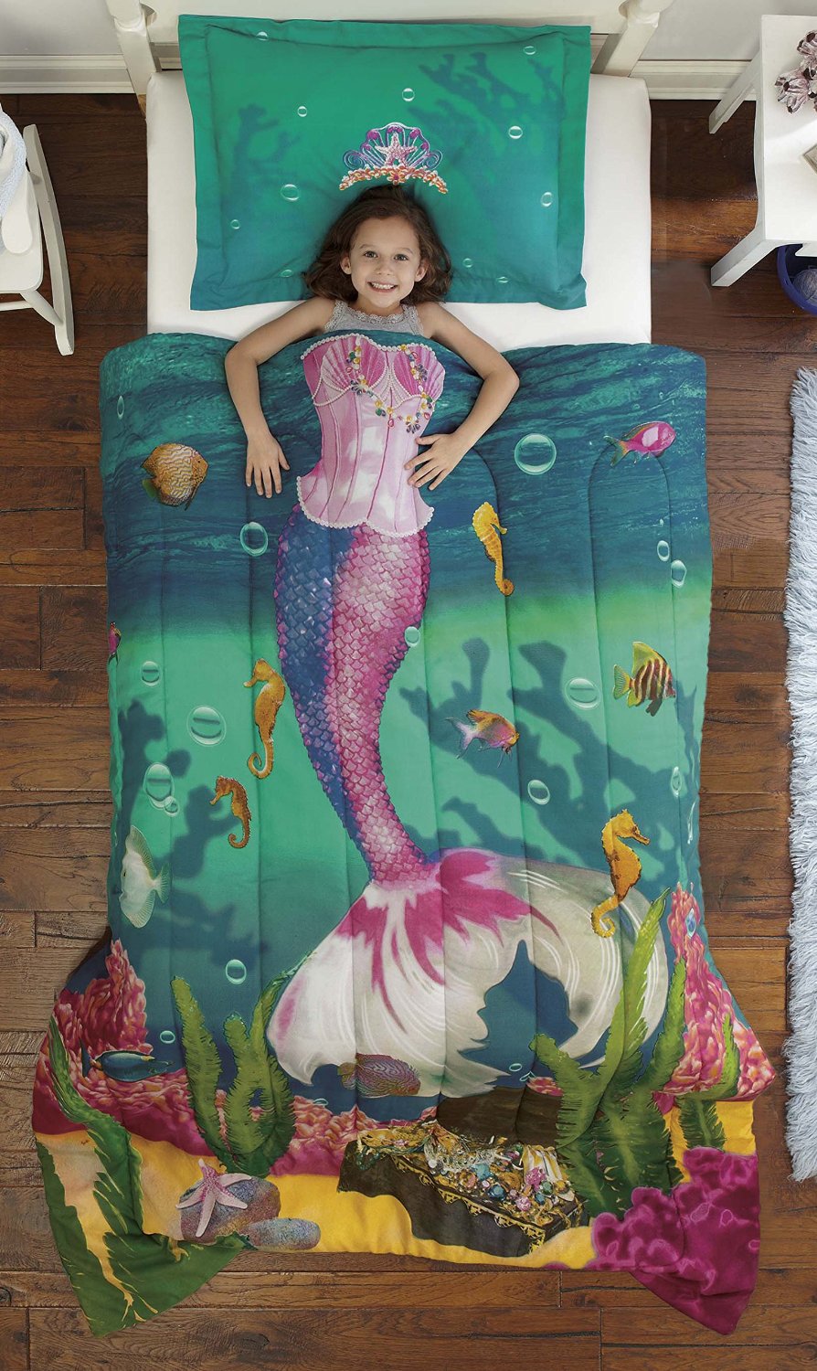 LOVE this! Mermaid bedding for a little girls bedroom - makes her look like a mermaid while she sleeps!