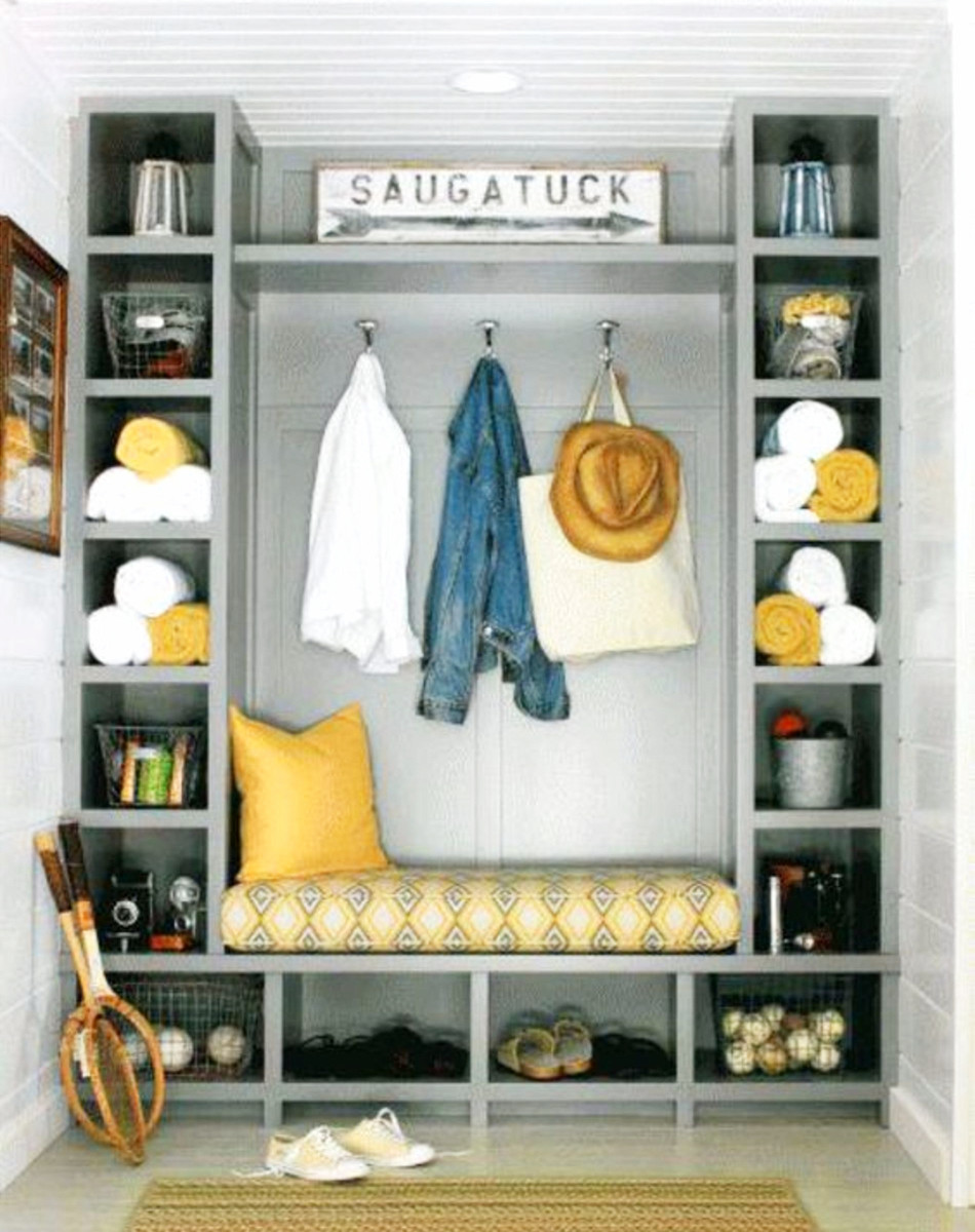 Mudroom designs for DIY ideas