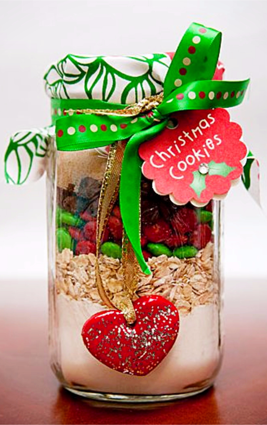 DIY Christmas Gifts • DIY Gifts - Unique homemade gift ideas for Christmas, Birthdays, Mothers Day or any other holiday.  Cute gift ideas that make good gifts for friends and relatives - great Last Minute DIY gift ideas too