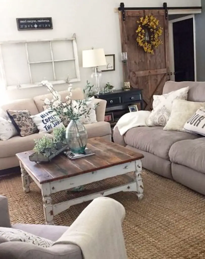 Modern Farmhouse Living Room Farmhouse living room ideas - #livingroomideas #farmhouselivingroomideas #farmhousedecor #livingroomdecor #diyhomedecor #homedecorideas #diyroomdecor #farmhousestyle #rustichomedecor