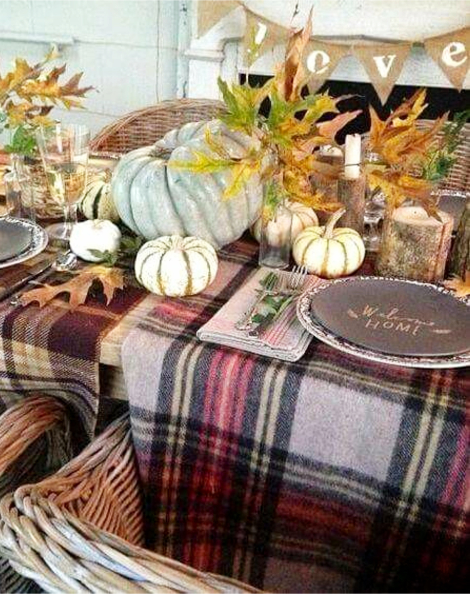 Thanksgiving Table Settings • DIY ideas for your Thanksgiving table • Thanksgiving Table Decor • Thanksgiving Centerpieces • Thanksgiving Dinner Table • Thanksgiving Tablescapes • Fall table & Fall Table Settings Pictures and ideas for small intimate romantic Thanksgiving table or a Thanksgiving table for a crowd.