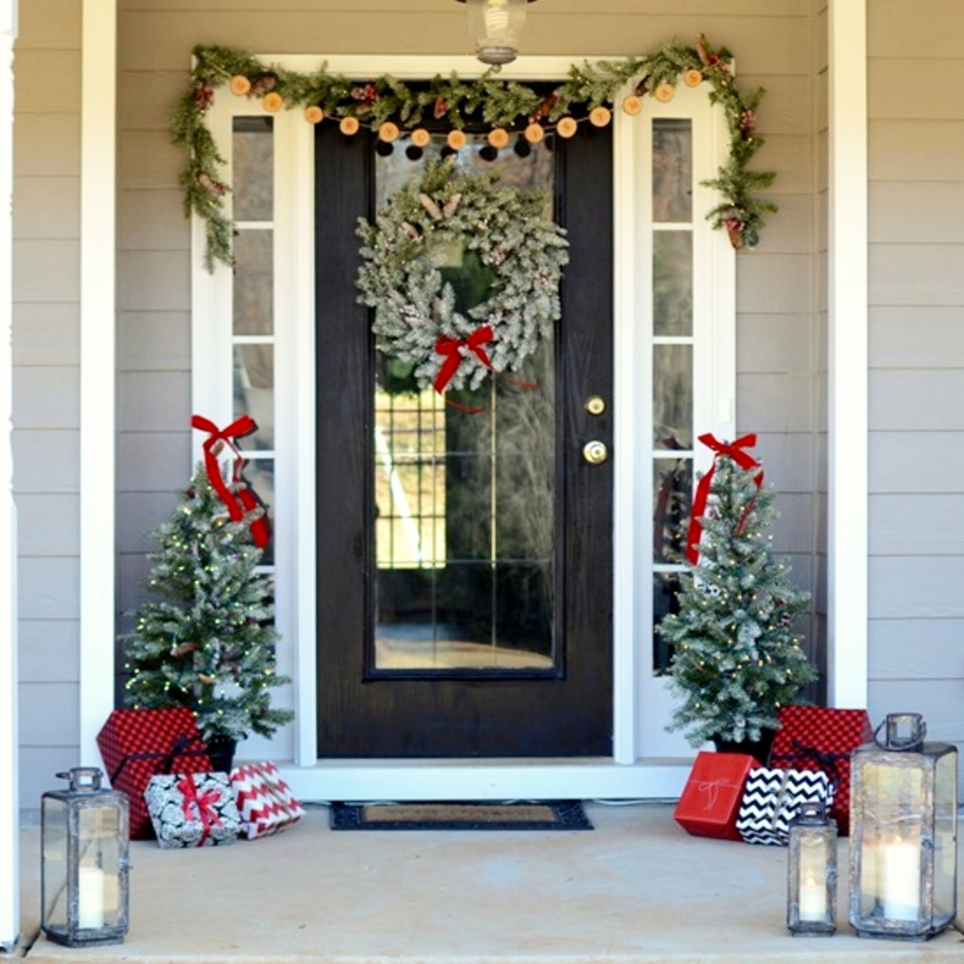 Farmhouse Christmas Decor Ideas for your home this Holiday season. Love these DIY farmhouse Christmas decorating ideas!