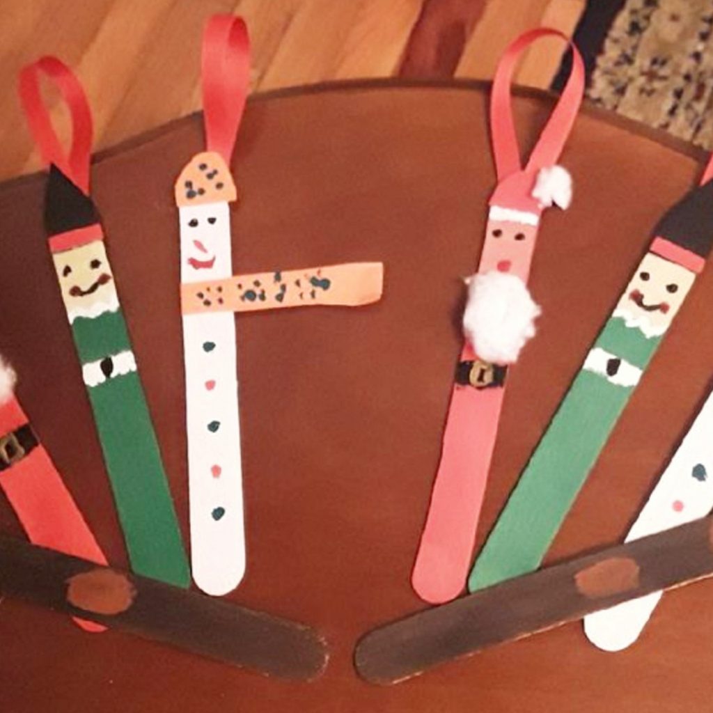 Popsicle Stick Christmas Crafts & Ornaments-With PICTURES - Clever DIY