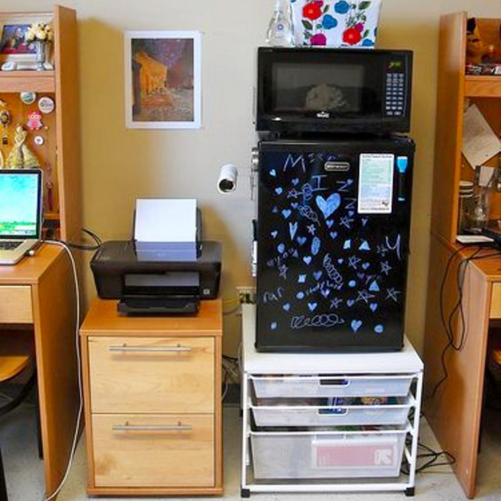 College dorm room ideas for freshman year #dormroomideas #gettingorganized #goals