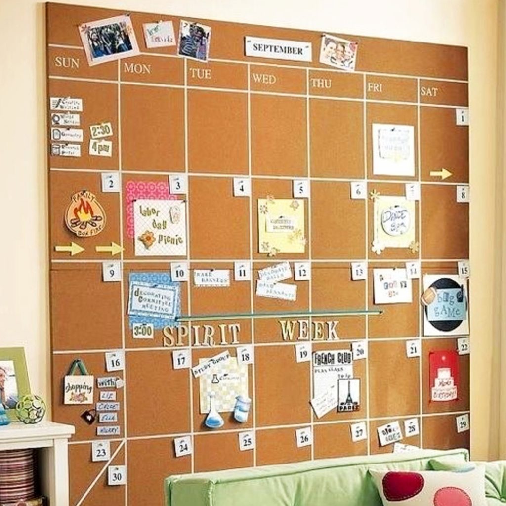 Best dorm room ideas and college dorm hacks on Pinterest #dormroomideas #gettingorganized #goals