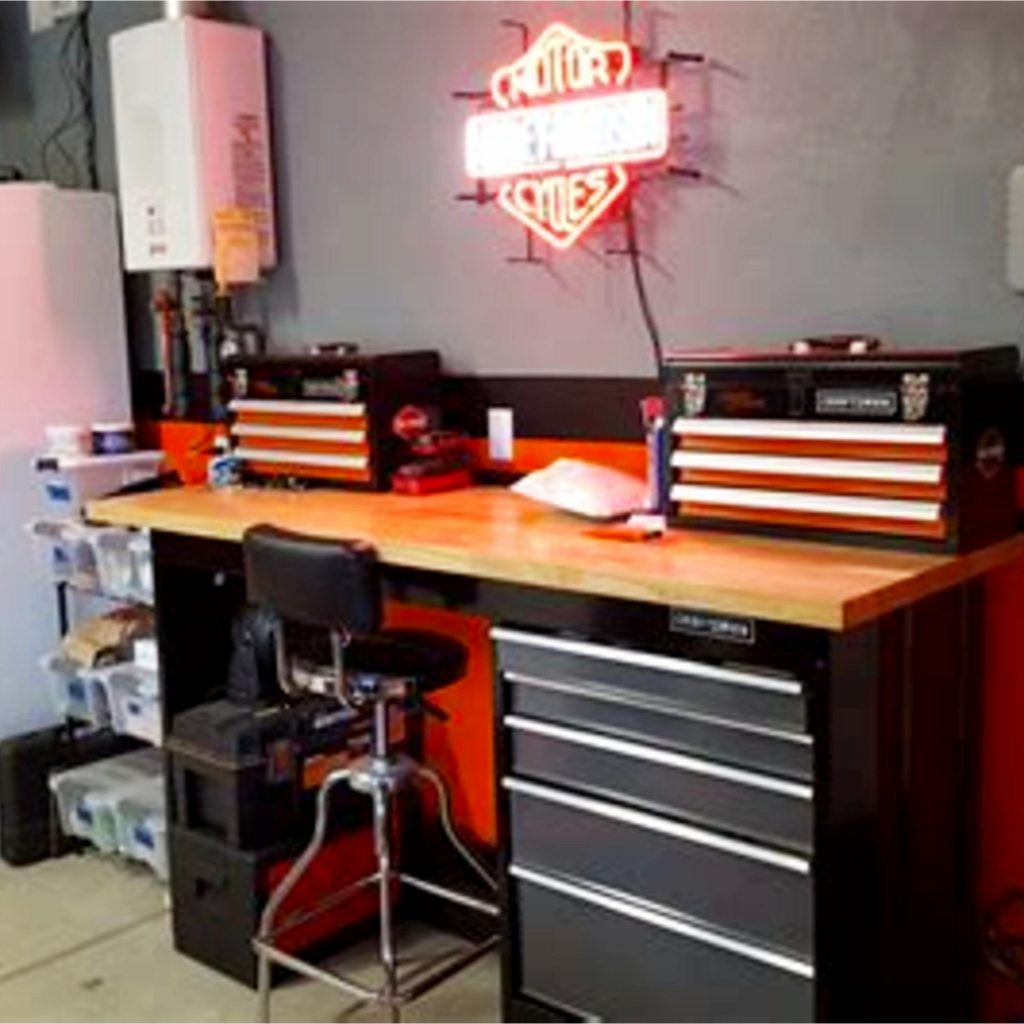 Man Cave Ideas - Garage Man Cave Ideas on a Budget - Cheap ways to turn your garage into a man cave - Cheap DIY Man Cave Ideas  #mancaveideas #garageideas #mancavegarage #garagemancaveideasonabudget #diyhomedecor