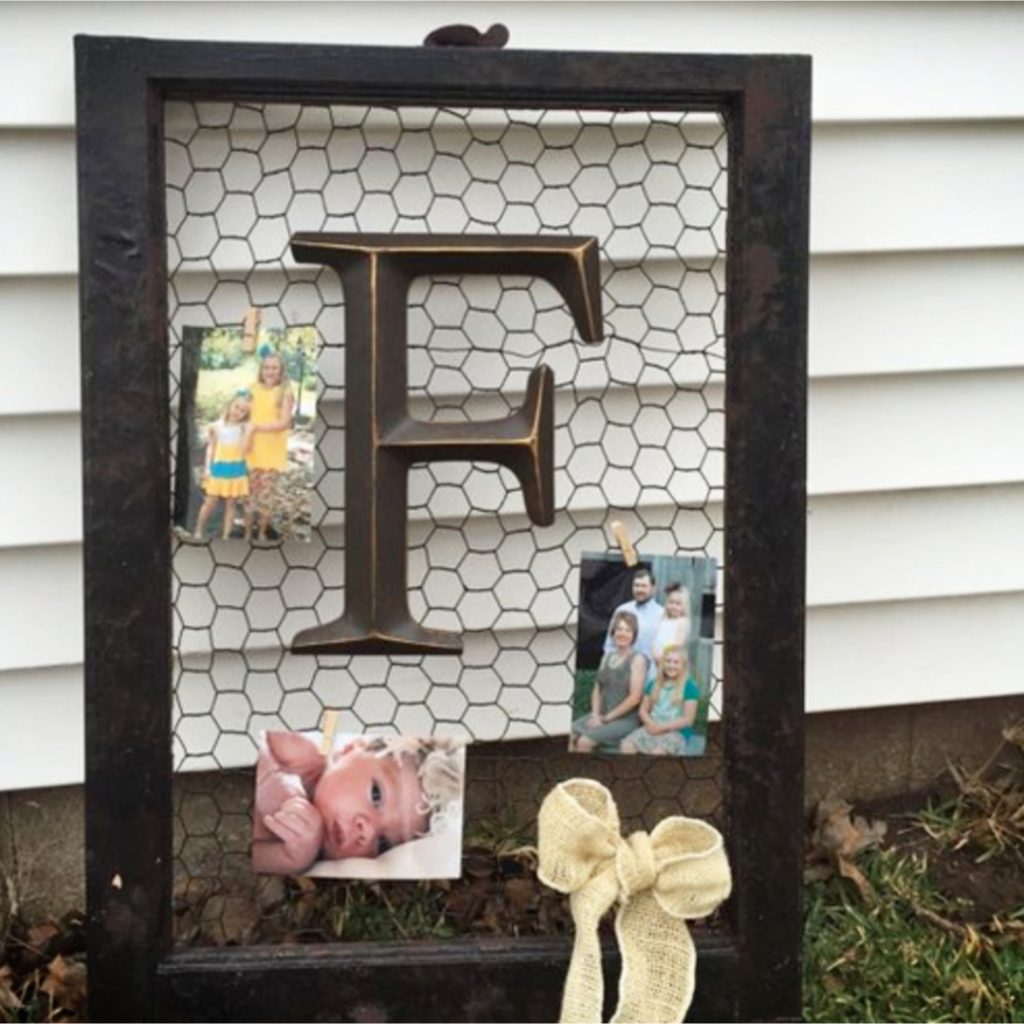 Old Window Crafts - DIY Window Frame Craft Ideas - DIY projects with old window frames #diyhomedecor #oldwindows #repurposed #projectstotry