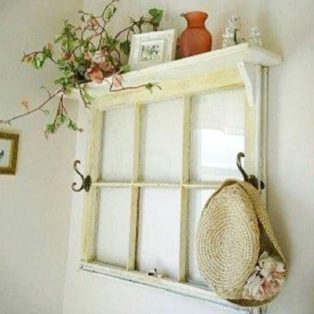 Old Window Crafts - DIY Window Frame Craft Ideas - DIY projects with old window frames #diyhomedecor #oldwindows #repurposed #projectstotry