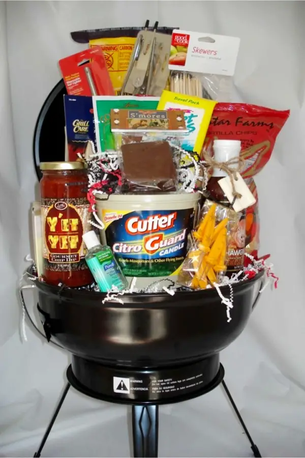 Raffle Basket Ideas - Fundraising ideas for raffles and silent auctions #rafflebasketideas #fundraisingideas #giftbaskets #giftbasketideas #diycrafts