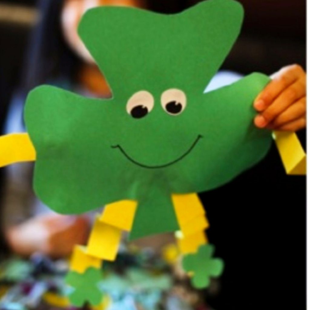 St Patrick's Day Crafts for Kids - Fun and easy St patricks Day craft ideas for toddlers, preschool, kindergarten, pre-k, Sunday school, classroom and home #stpatricksdaycrafts #craftsforkids #stpatricksdaycraftideas #stpatricksday #stpaddysday #stpatricks #easycraftsforkids #preschoolcraftideas #toddleractivities #preschoolcraftideas