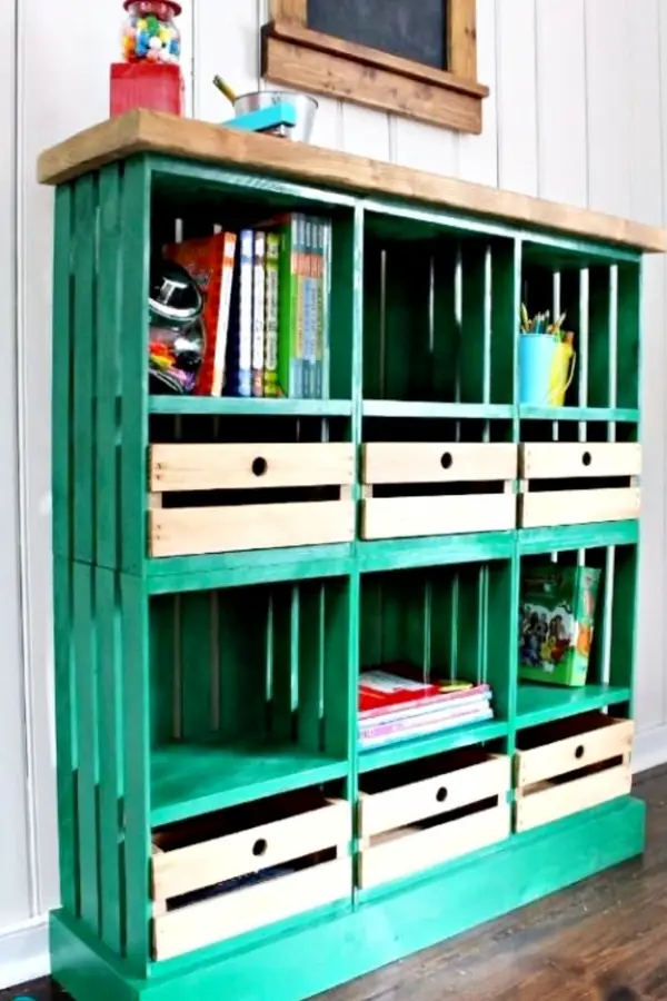 Love these DIY shelves made out of old crates - see more DIY crate furniture ideas