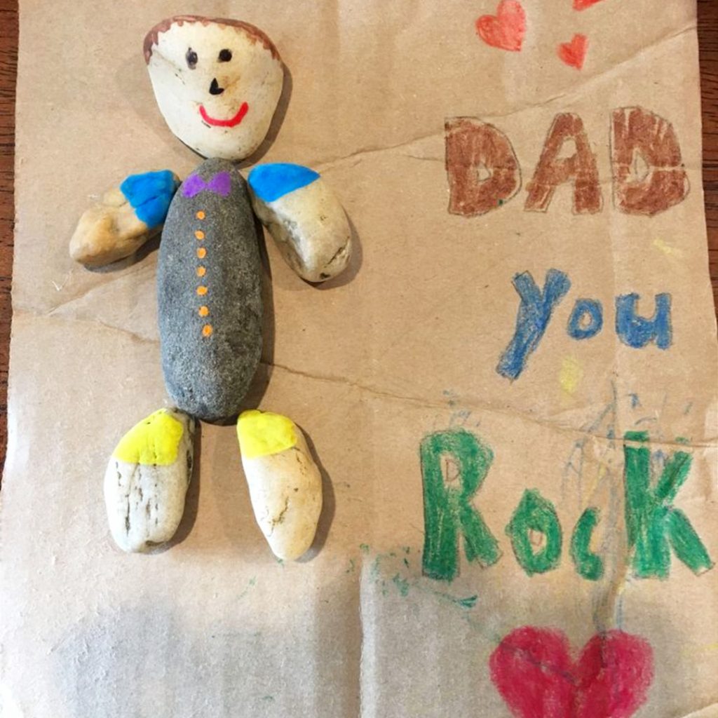 Easy crafts for kids to make for dad - crafts for dad from kids #giftsfordad #craftsforkids #fathersday #momhacks