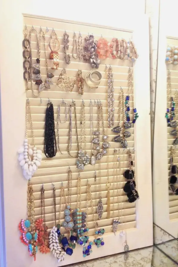 Hanging Jewelry Organizers - Easy DIY hanging jewelry organizer ideas for organizing jewelry