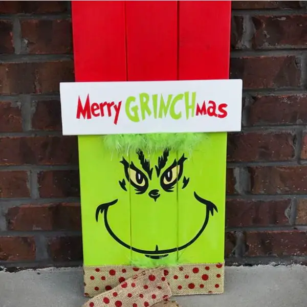 DIY Grinch Christmas Sign for Front Porch - DIY Grinch Decorations and Christmas Ornaments