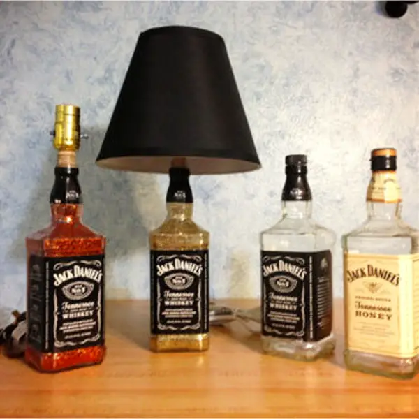 Jack Daniels Bottle Crafts - DIY Jack Daniels lamp ideas