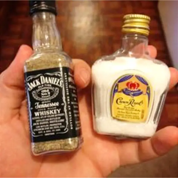 Jack Daniels Bottle Crafts - DIY Jack Daniels salt and pepper shakers