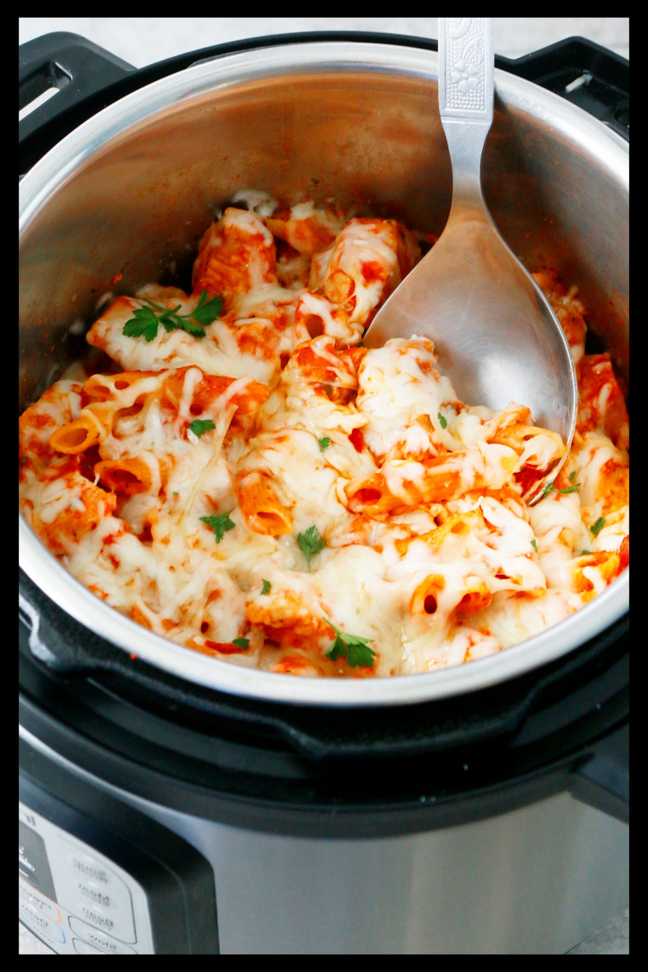 Instant Pot Chicken Recipes For Easy Weeknight Dinners - super simple one pot 30 minute easy meals when your need simply weeknight dinners ideas - Instant Pot pressure cooker chicken parmesan and pasta with noodles cooked in your Instant Pot too - great party food, potluck food ideas and family reunion dinner food too
